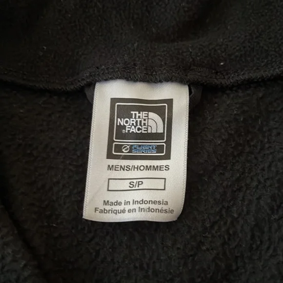 The North Face 1/4 Zip Sweater - Picture 4 of 5